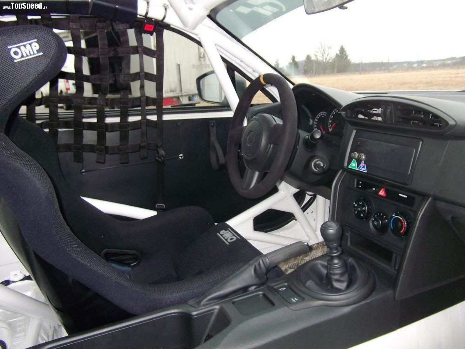 Interiér má Toyota TMG GT86 CS-V3 presne podľa nášho gusta
